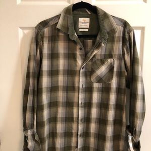 Tommy Bahama men’s button-up flannel